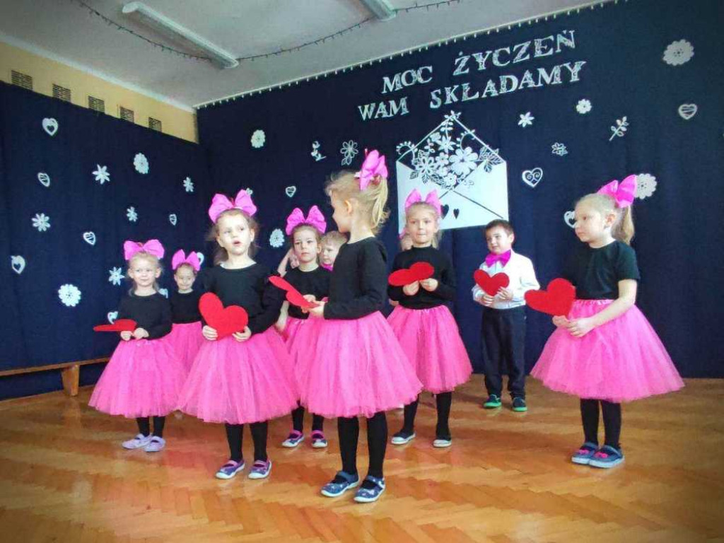 Hrubieszów: Przedszkolaki dla babci i dziadków [ZDJĘCIA]