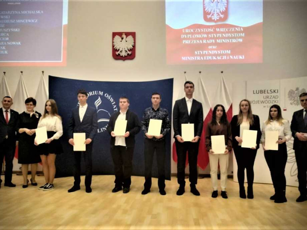 Hrubieszów: Oliwia i Marta stypendystkami Prezesa Rady Ministrów [ZDJĘCIA]