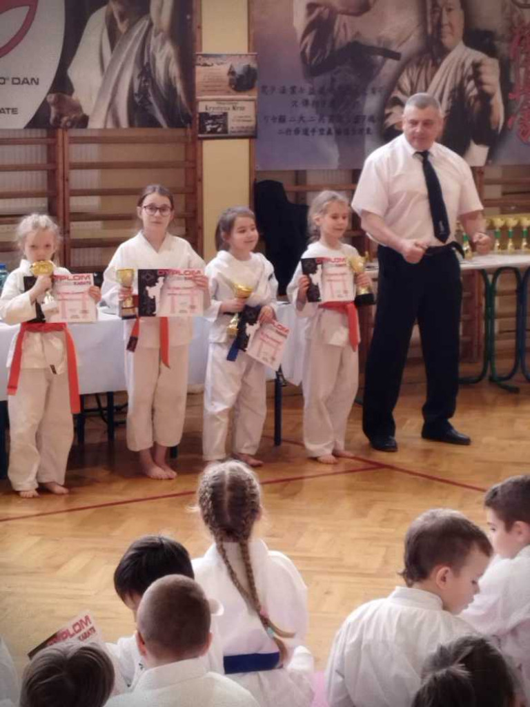 Medale hrubieszowskich karateków [ZDJĘCIA]
