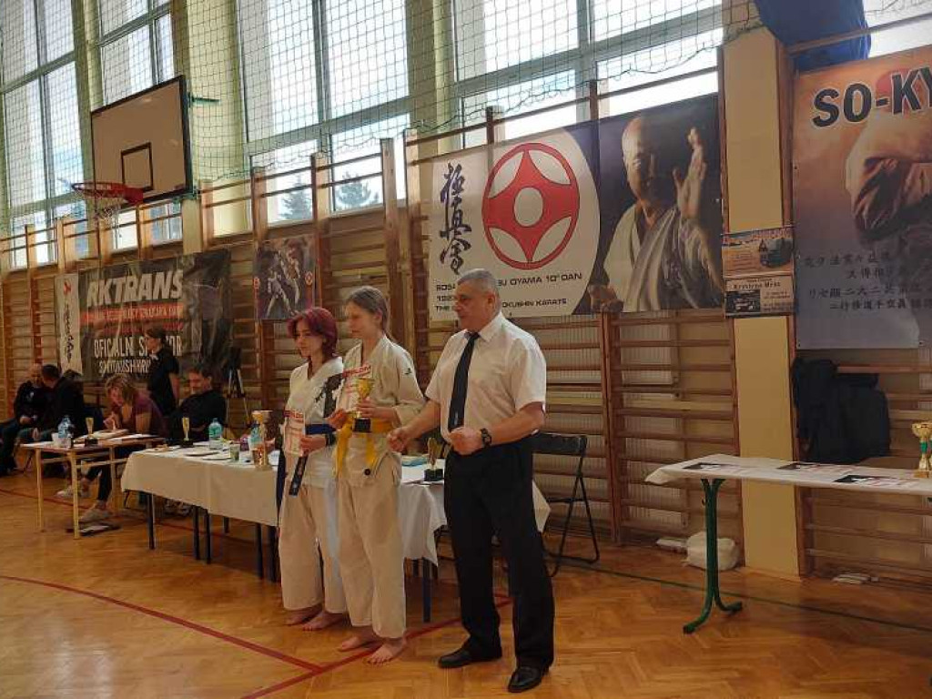 Medale hrubieszowskich karateków [ZDJĘCIA]