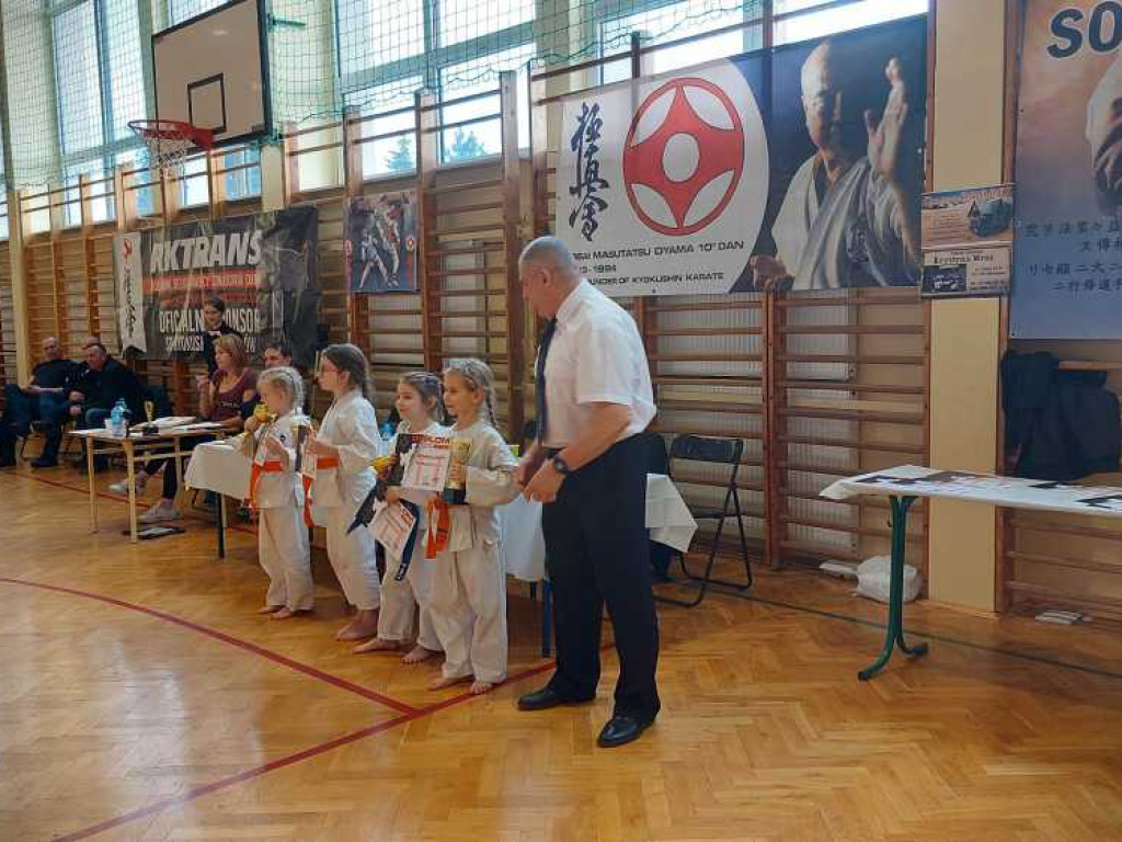 Medale hrubieszowskich karateków [ZDJĘCIA]