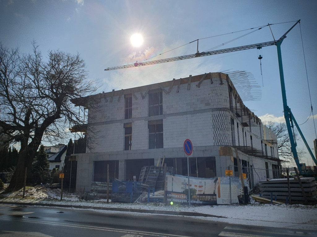 Hrubieszów: Trwa budowa bloku przy ul. Różanej [ZDJĘCIA]
