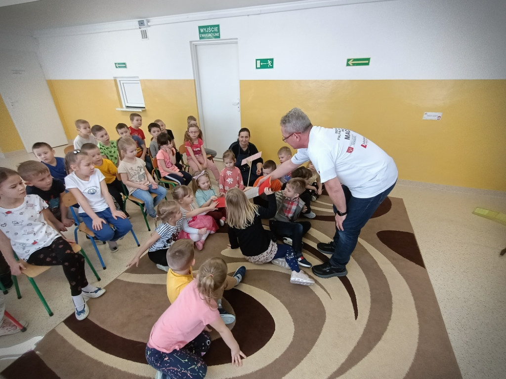 Hrubieszów: Spotkanie przedszkolaków z Leszkiem Kryszczukiem [ZDJĘCIA]