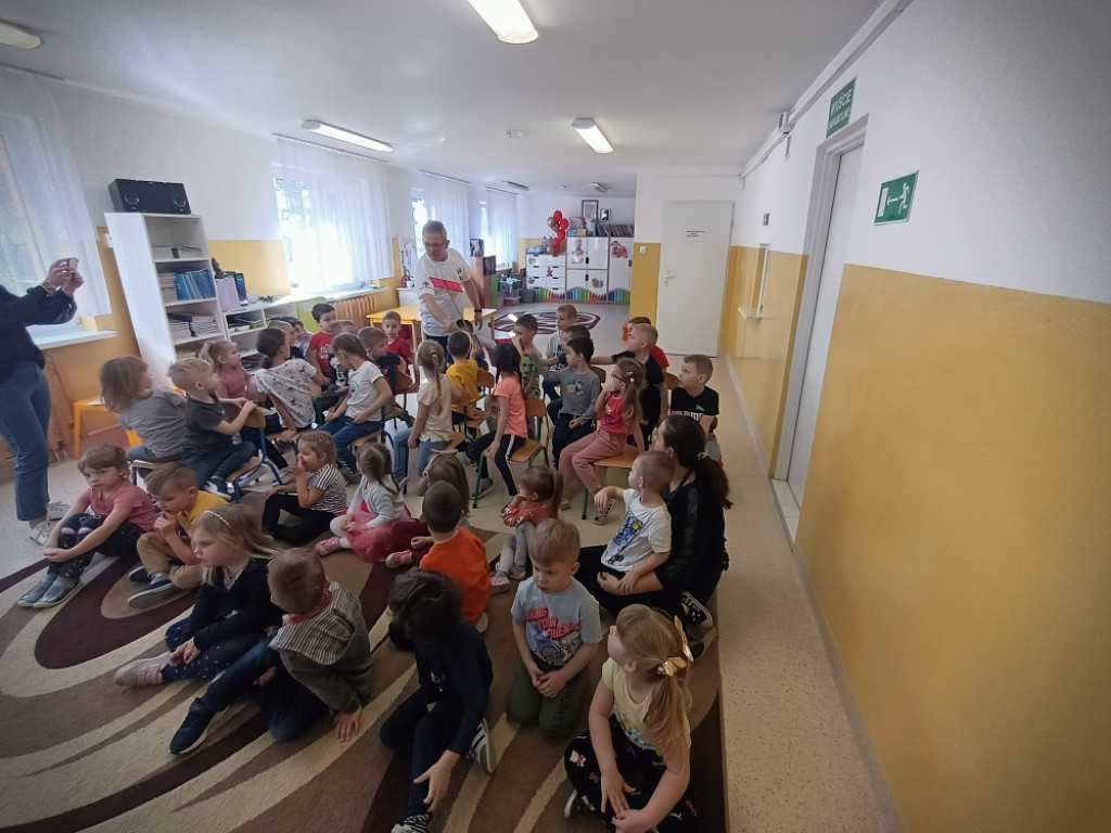 Hrubieszów: Spotkanie przedszkolaków z Leszkiem Kryszczukiem [ZDJĘCIA]