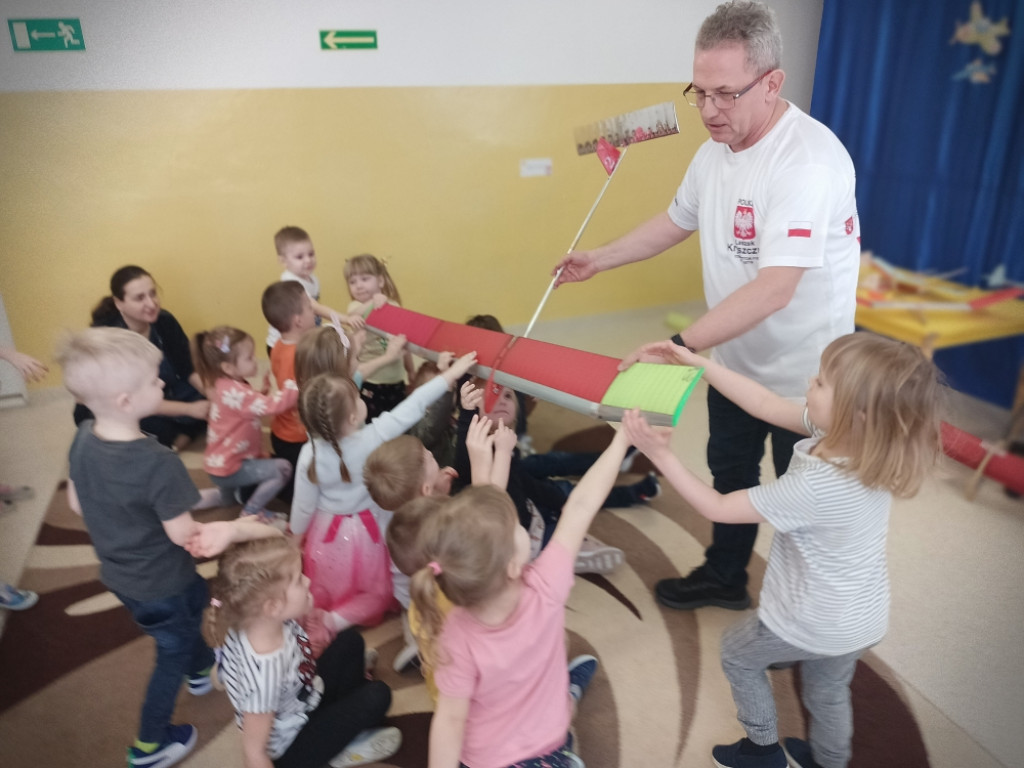 Hrubieszów: Spotkanie przedszkolaków z Leszkiem Kryszczukiem [ZDJĘCIA]
