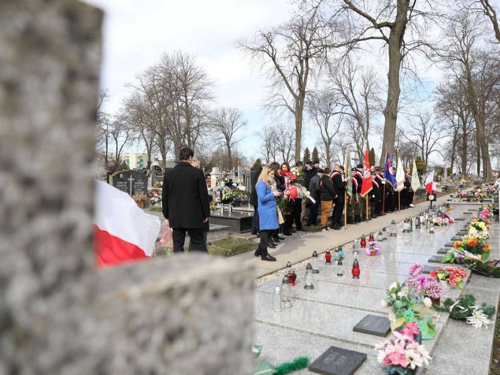 Hrubieszów: Oddano hołd zamordowanym kolejarzom [ZDJĘCIA]