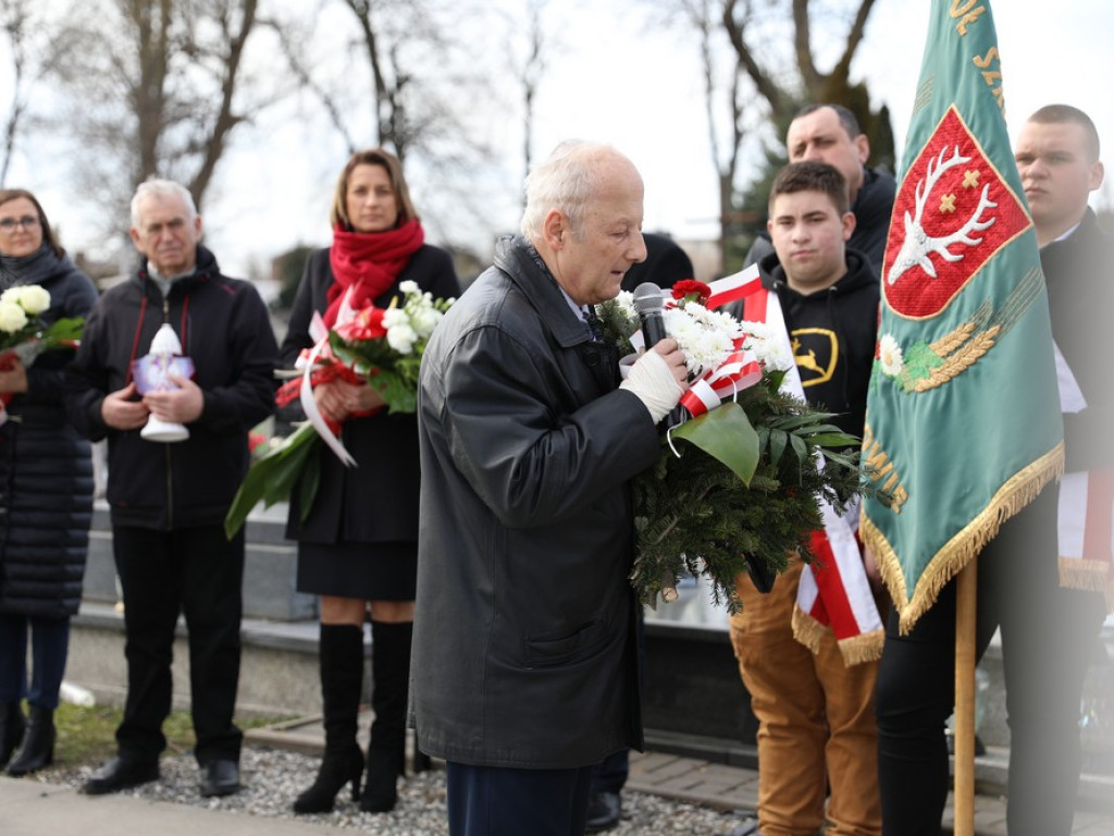 Hrubieszów: Oddano hołd zamordowanym kolejarzom [ZDJĘCIA]