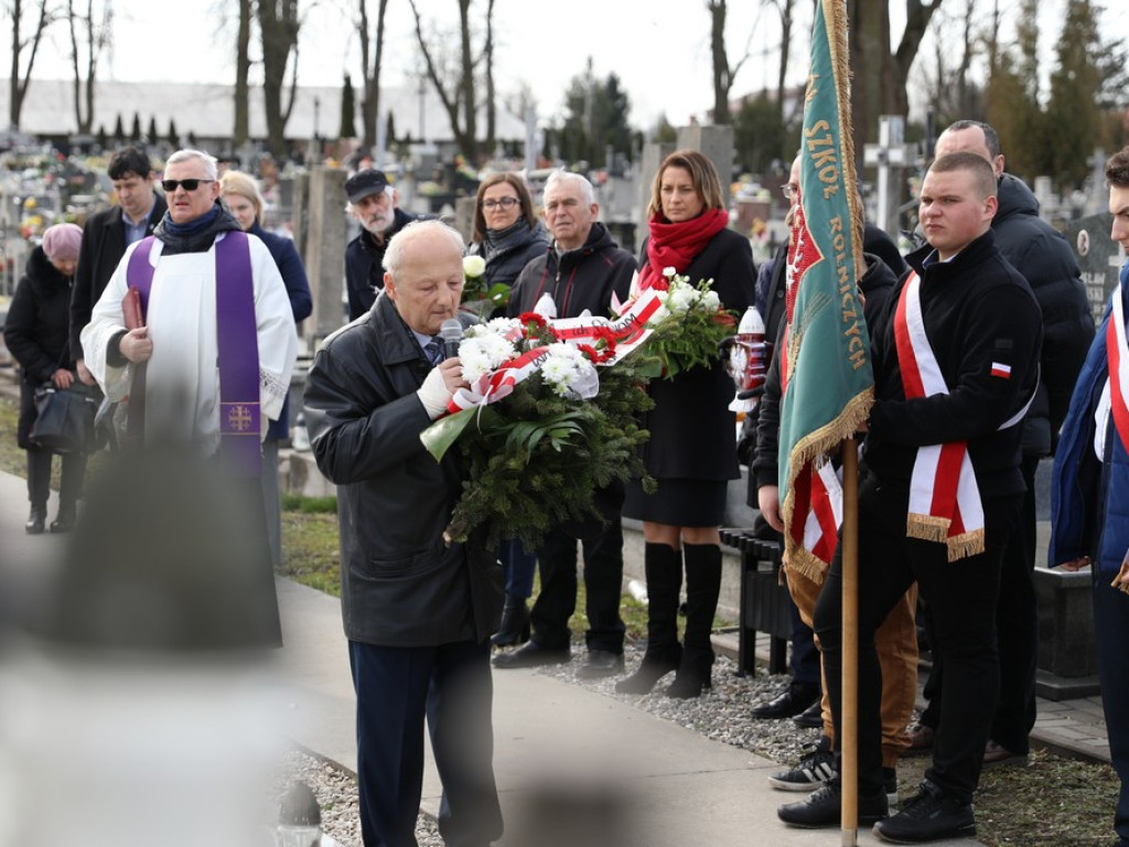 Hrubieszów: Oddano hołd zamordowanym kolejarzom [ZDJĘCIA]