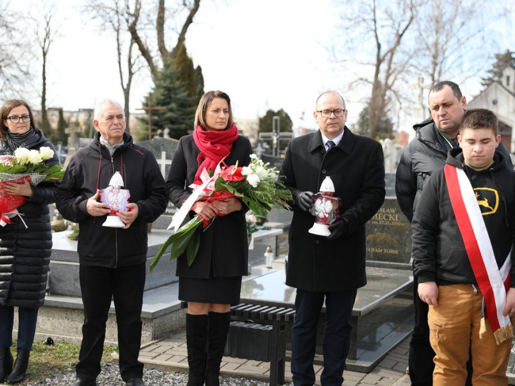 Hrubieszów: Oddano hołd zamordowanym kolejarzom [ZDJĘCIA]