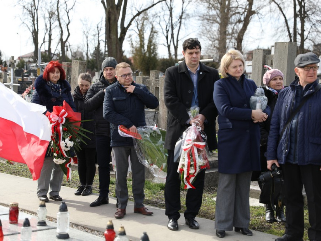 Hrubieszów: Oddano hołd zamordowanym kolejarzom [ZDJĘCIA]