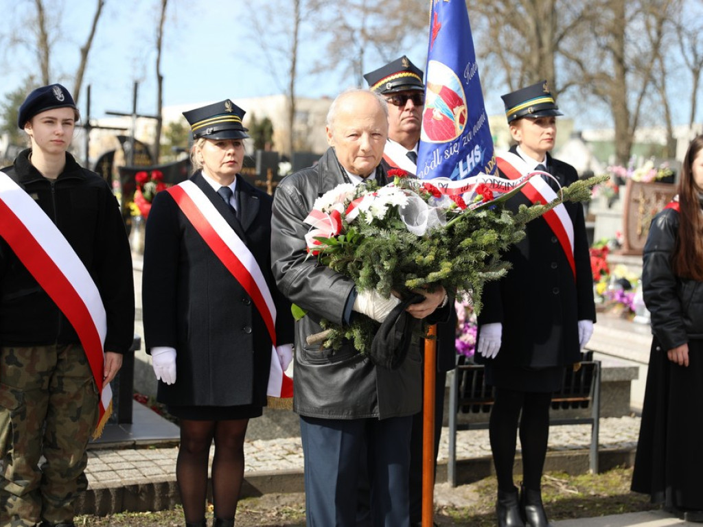 Hrubieszów: Oddano hołd zamordowanym kolejarzom [ZDJĘCIA]