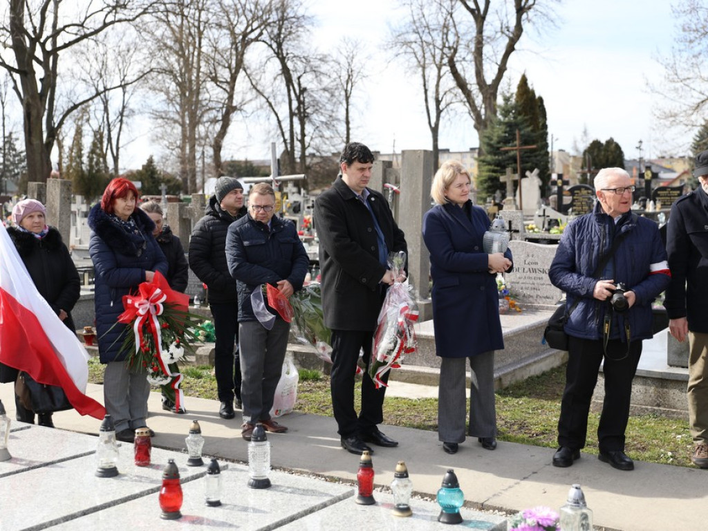 Hrubieszów: Oddano hołd zamordowanym kolejarzom [ZDJĘCIA]