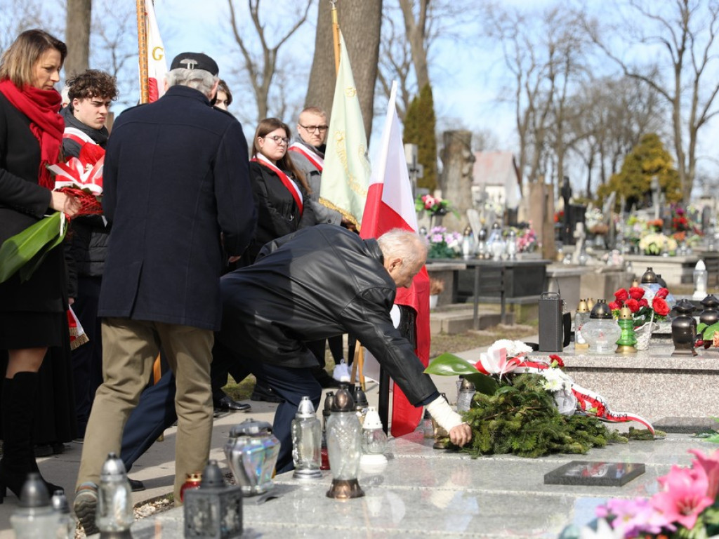 Hrubieszów: Oddano hołd zamordowanym kolejarzom [ZDJĘCIA]