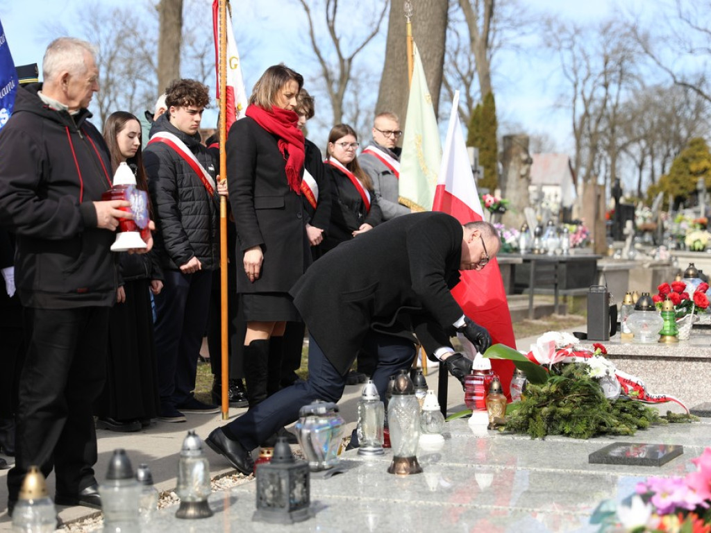 Hrubieszów: Oddano hołd zamordowanym kolejarzom [ZDJĘCIA]
