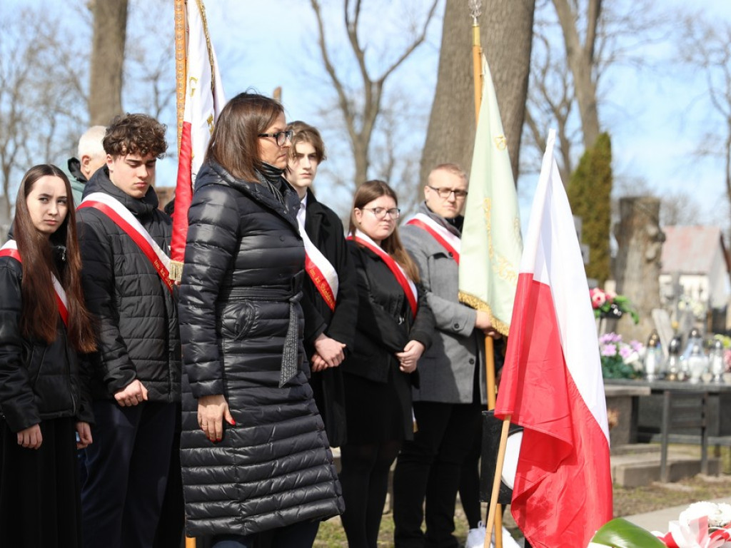 Hrubieszów: Oddano hołd zamordowanym kolejarzom [ZDJĘCIA]