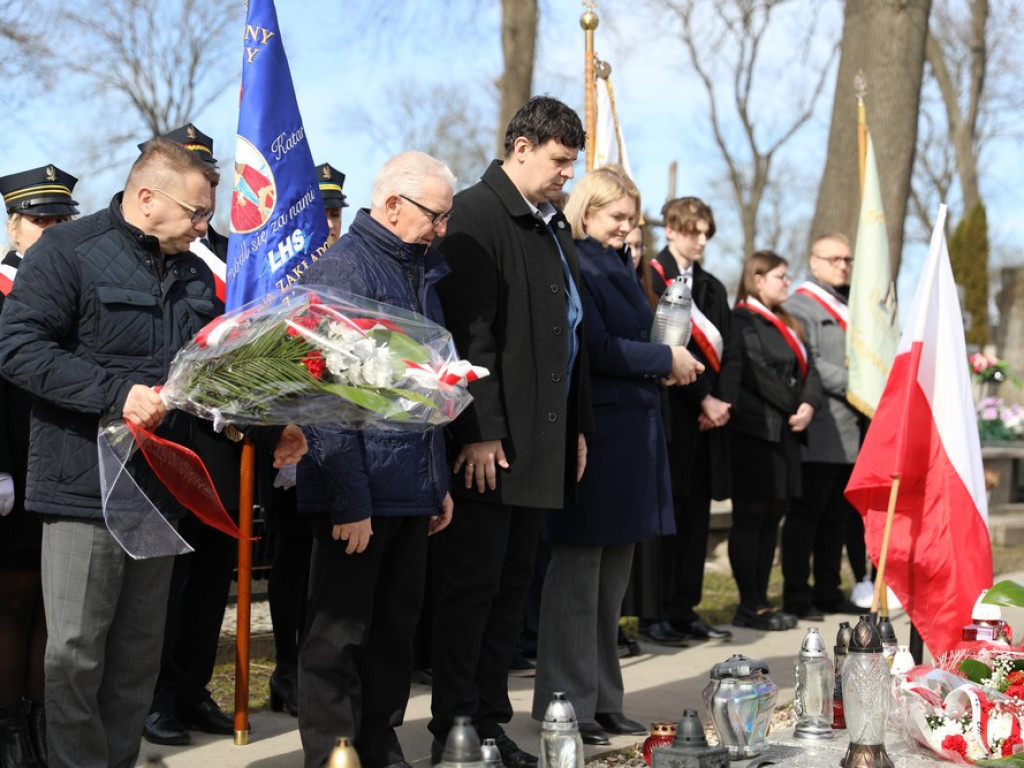Hrubieszów: Oddano hołd zamordowanym kolejarzom [ZDJĘCIA]