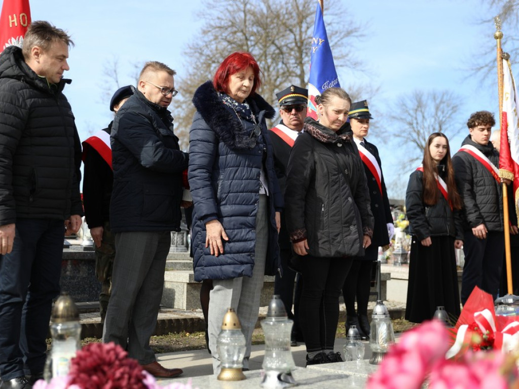 Hrubieszów: Oddano hołd zamordowanym kolejarzom [ZDJĘCIA]