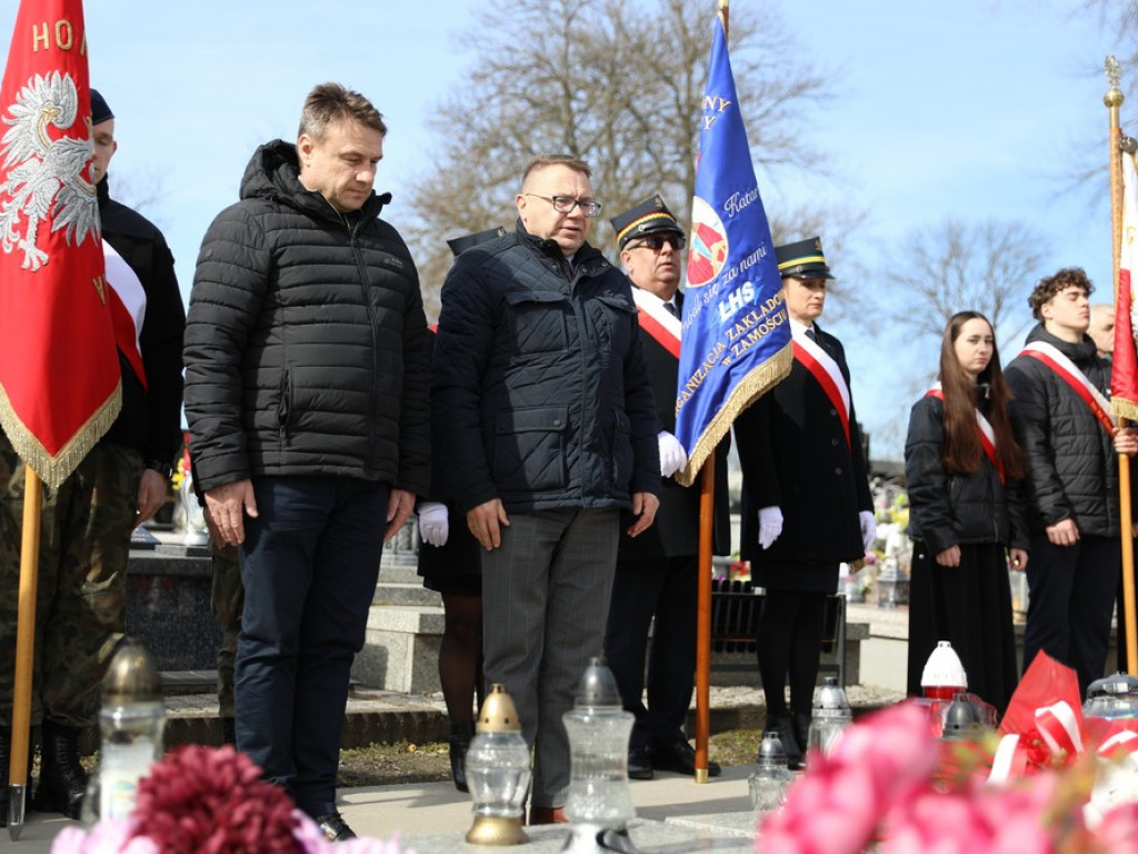 Hrubieszów: Oddano hołd zamordowanym kolejarzom [ZDJĘCIA]