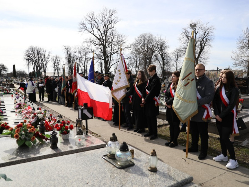 Hrubieszów: Oddano hołd zamordowanym kolejarzom [ZDJĘCIA]