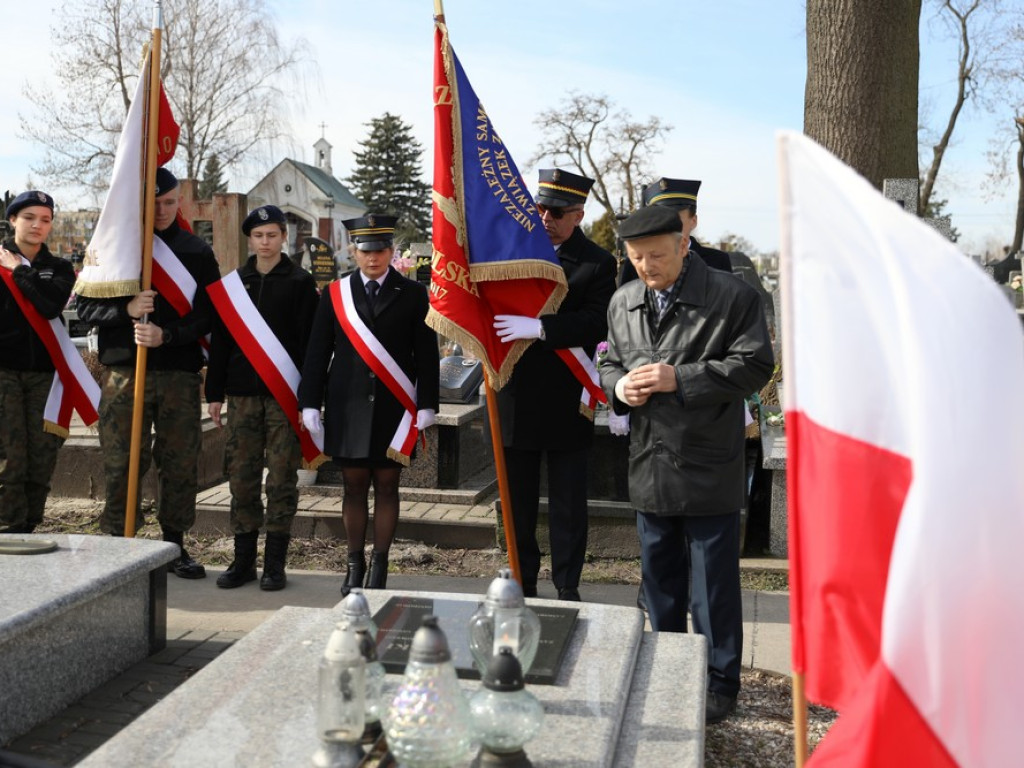 Hrubieszów: Oddano hołd zamordowanym kolejarzom [ZDJĘCIA]