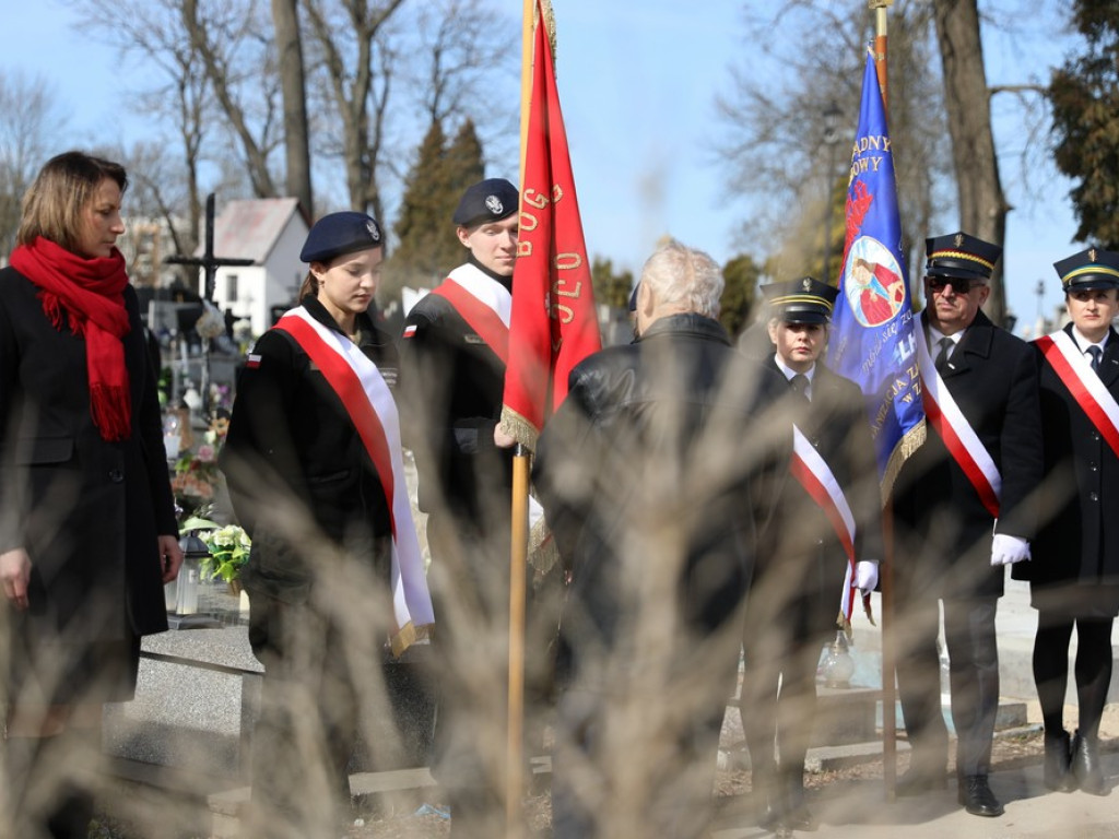 Hrubieszów: Oddano hołd zamordowanym kolejarzom [ZDJĘCIA]