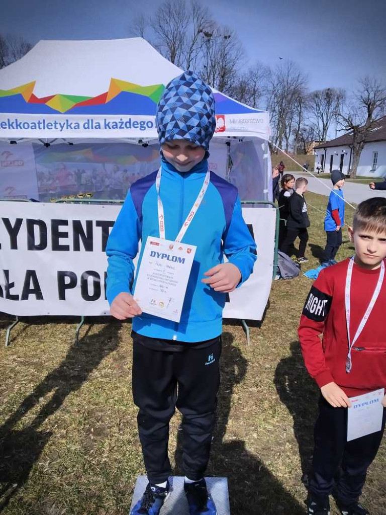 Sześć medali i III miejsce drużynowo Unii Hrubieszów w Mistrzostwach Województwa w Biegach Przełajowych [ZDJĘCIA]