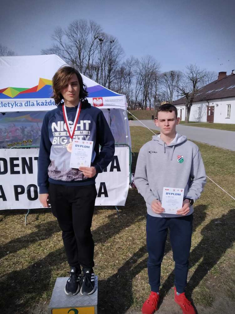 Sześć medali i III miejsce drużynowo Unii Hrubieszów w Mistrzostwach Województwa w Biegach Przełajowych [ZDJĘCIA]