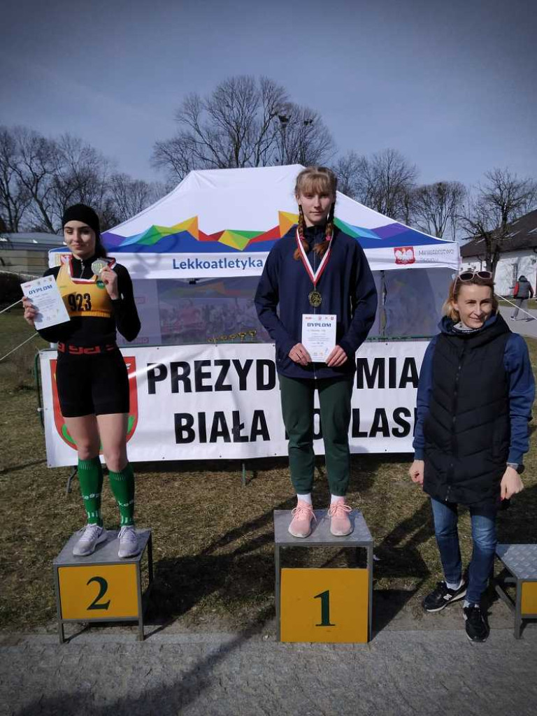 Sześć medali i III miejsce drużynowo Unii Hrubieszów w Mistrzostwach Województwa w Biegach Przełajowych [ZDJĘCIA]