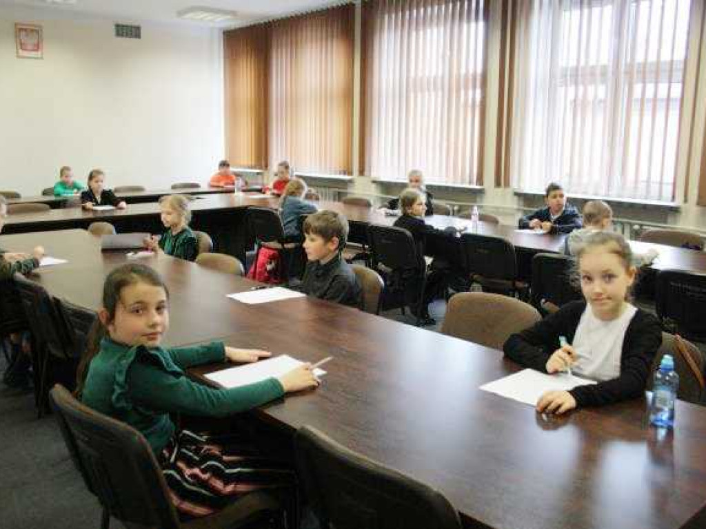 Uczniowie hrubieszowskich szkół z nagrodami [ZDJĘCIA]