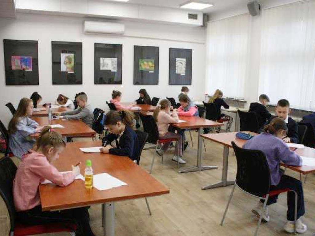 Uczniowie hrubieszowskich szkół z nagrodami [ZDJĘCIA]