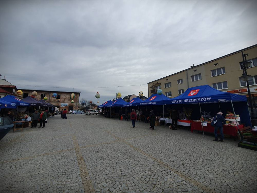 Hrubieszów: Trwa kiermasz wielkanocny [ZDJĘCIA]