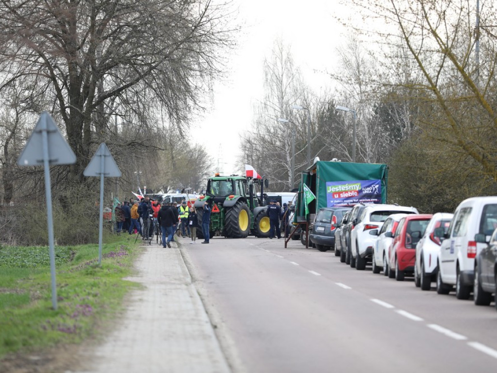 Hrubieszów: Rozpoczął się protest rolników [ZDJĘCIA, WIDEO]