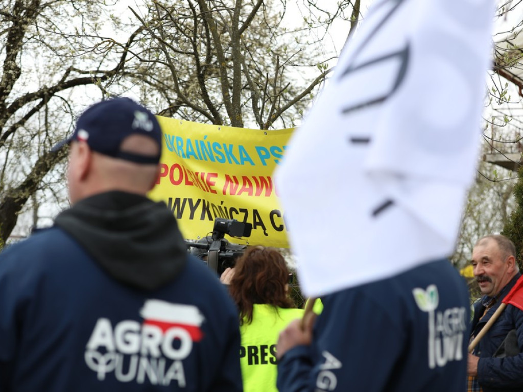 Hrubieszów: Rozpoczął się protest rolników [ZDJĘCIA, WIDEO]