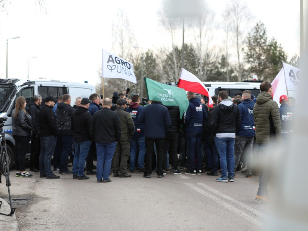 Hrubieszów: Rozpoczął się protest rolników [ZDJĘCIA, WIDEO]