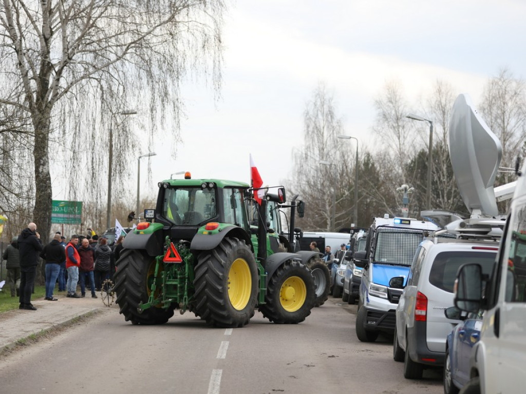 Hrubieszów: Rozpoczął się protest rolników [ZDJĘCIA, WIDEO]