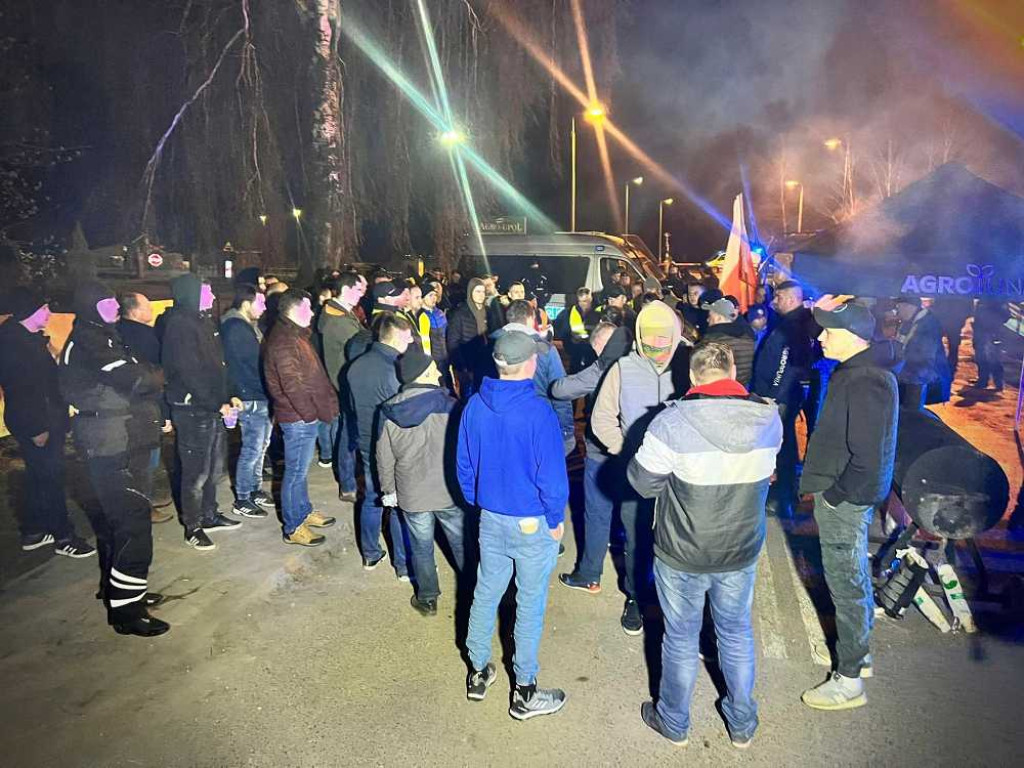 Hrubieszów: Trwa protest rolników [ZDJĘCIA, WIDEO]