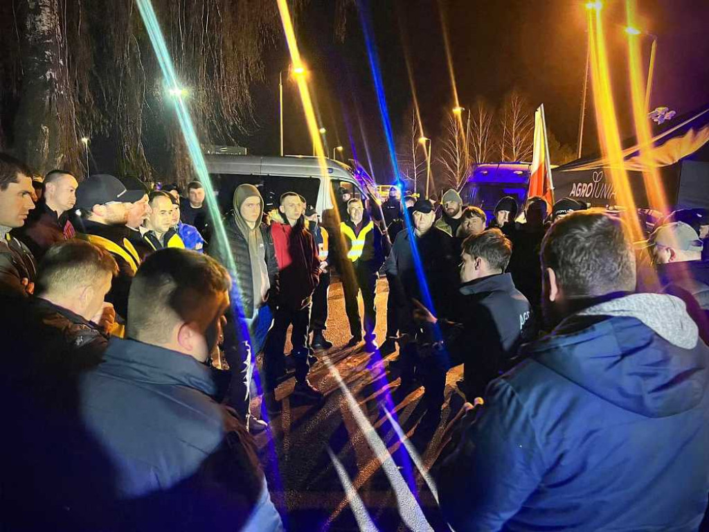Hrubieszów: Trwa protest rolników [ZDJĘCIA, WIDEO]