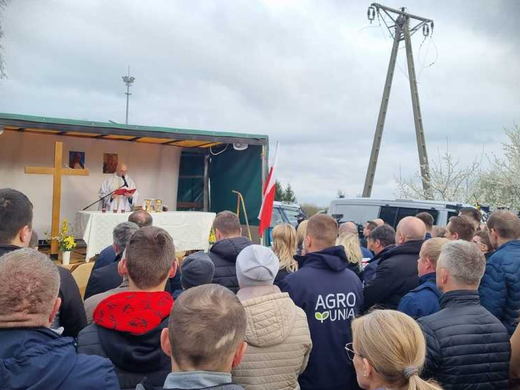 Hrubieszów: Rolnicy wciąż protestują [ZDJĘCIA, WIDEO]