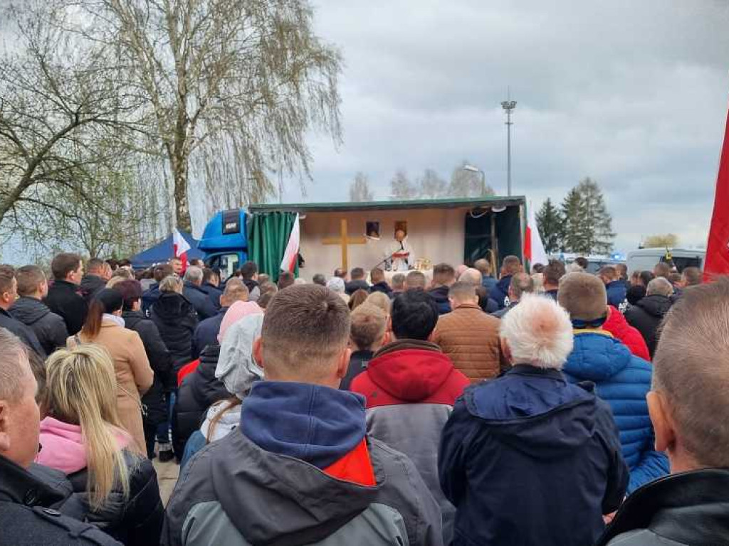 Hrubieszów: Rolnicy wciąż protestują [ZDJĘCIA, WIDEO]