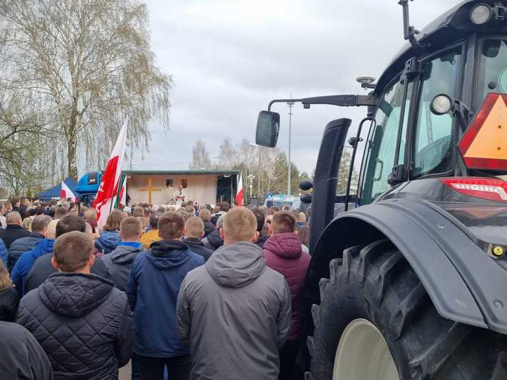 Hrubieszów: Rolnicy wciąż protestują [ZDJĘCIA, WIDEO]