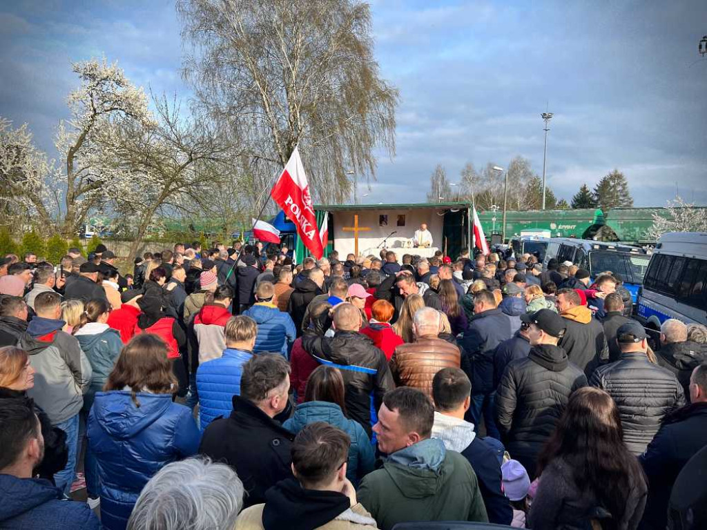 Hrubieszów: Rolnicy wciąż protestują [ZDJĘCIA, WIDEO]
