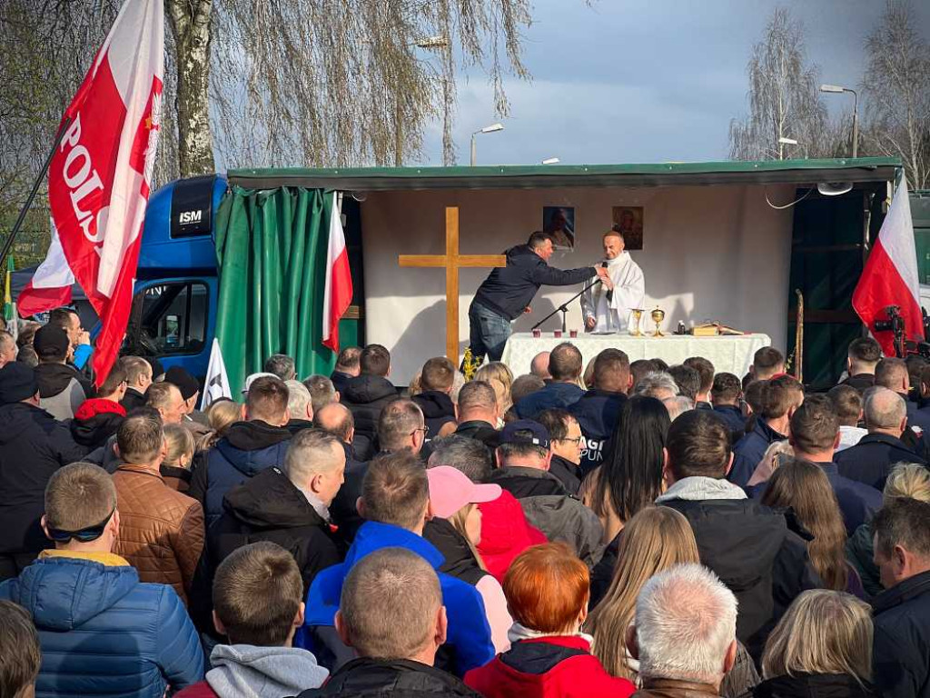 Hrubieszów: Rolnicy wciąż protestują [ZDJĘCIA, WIDEO]