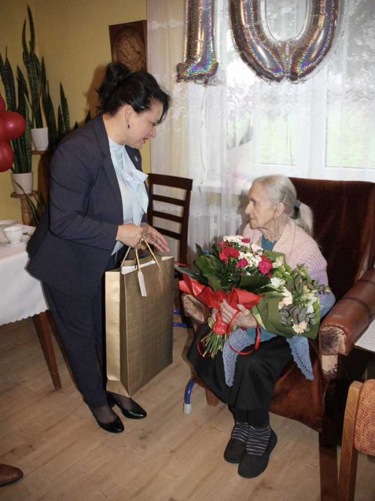 Pani Julianna skończyła 100 lat! [ZDJĘCIA]
