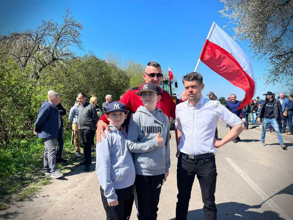 Hrubieszów: Protest zawieszony, powołano pogotowie strajkowe [ZDJĘCIA, WIDEO]