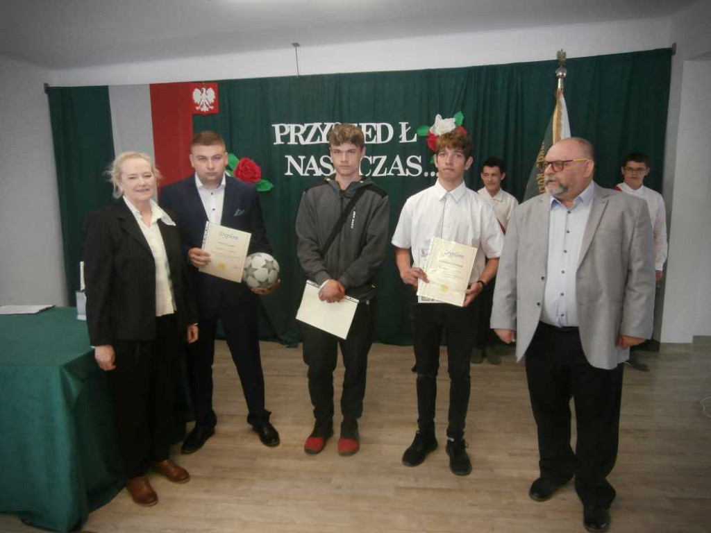 Hrubieszów: Sportowe pożegnanie maturzystów w ZS nr 4 [ZDJĘCIA]