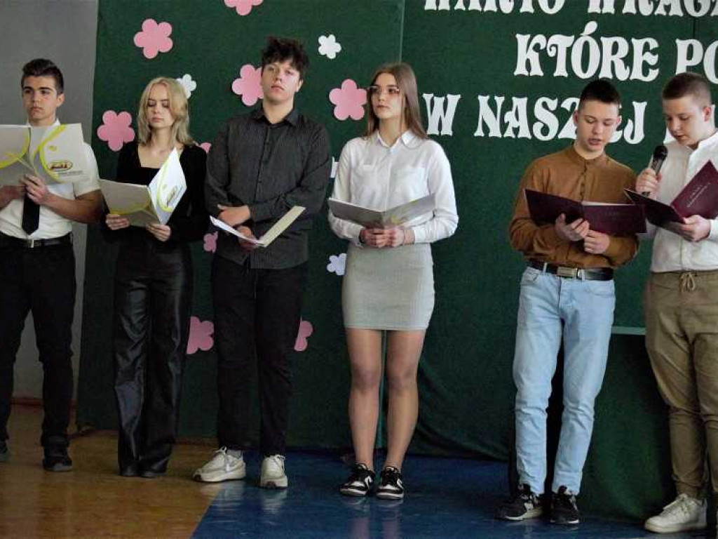 Hrubieszów: Zakończenie roku klas maturalnych w ZS nr 1 [ZDJĘCIA]