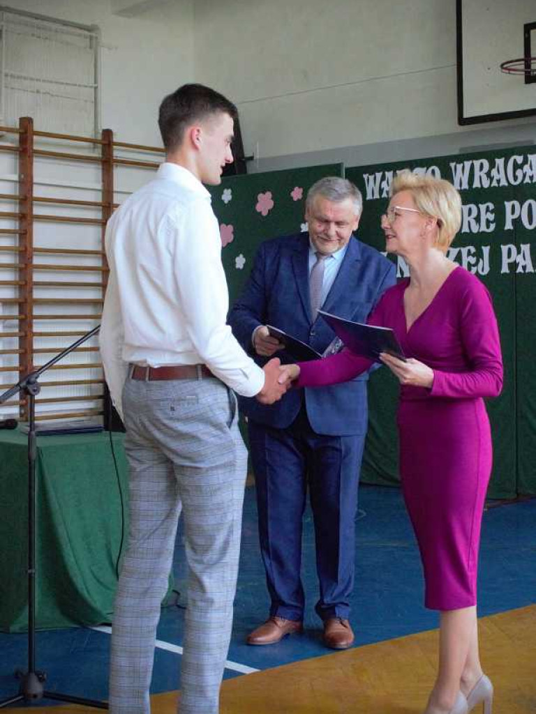 Hrubieszów: Zakończenie roku klas maturalnych w ZS nr 1 [ZDJĘCIA]