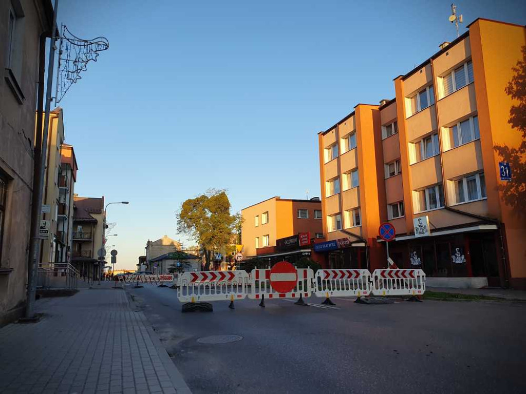 Hrubieszów: Wielka dziura na Narutowicza. Podziemia znów przypominają o sobie! [ZDJĘCIA]