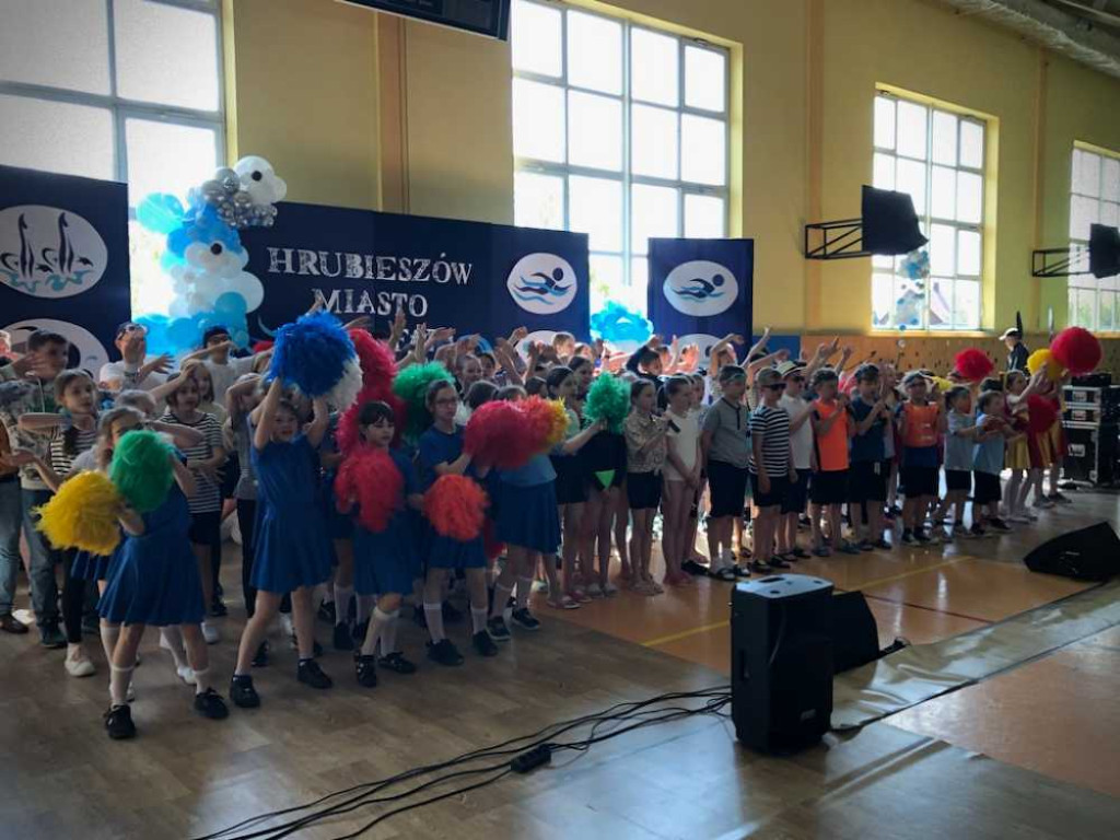 Hrubieszów: Przygotowali przedstawienie na otwarcie basenu [ZDJĘCIA]