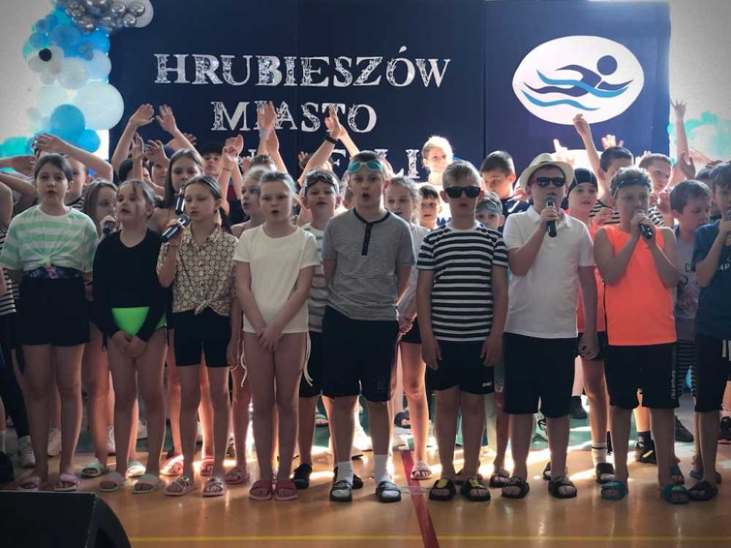 Hrubieszów: Przygotowali przedstawienie na otwarcie basenu [ZDJĘCIA]